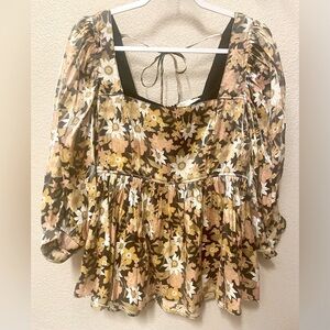 Beautiful Altar’d State  Baby Doll  3/4 Puff Sleeve Shimmery Floral Top